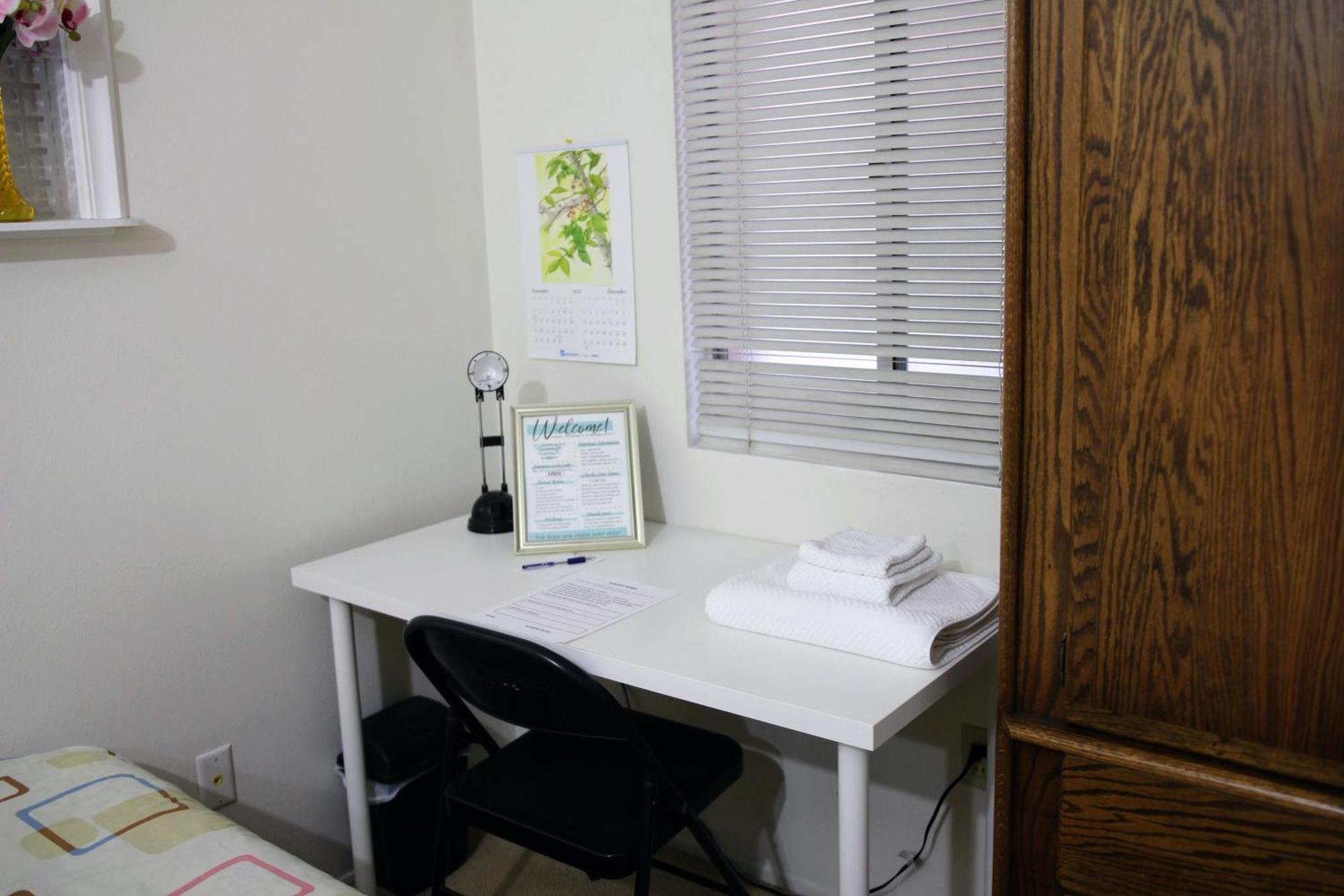 Affordable Private With Pool Access And Free Parking Near Zoo And Beaches *