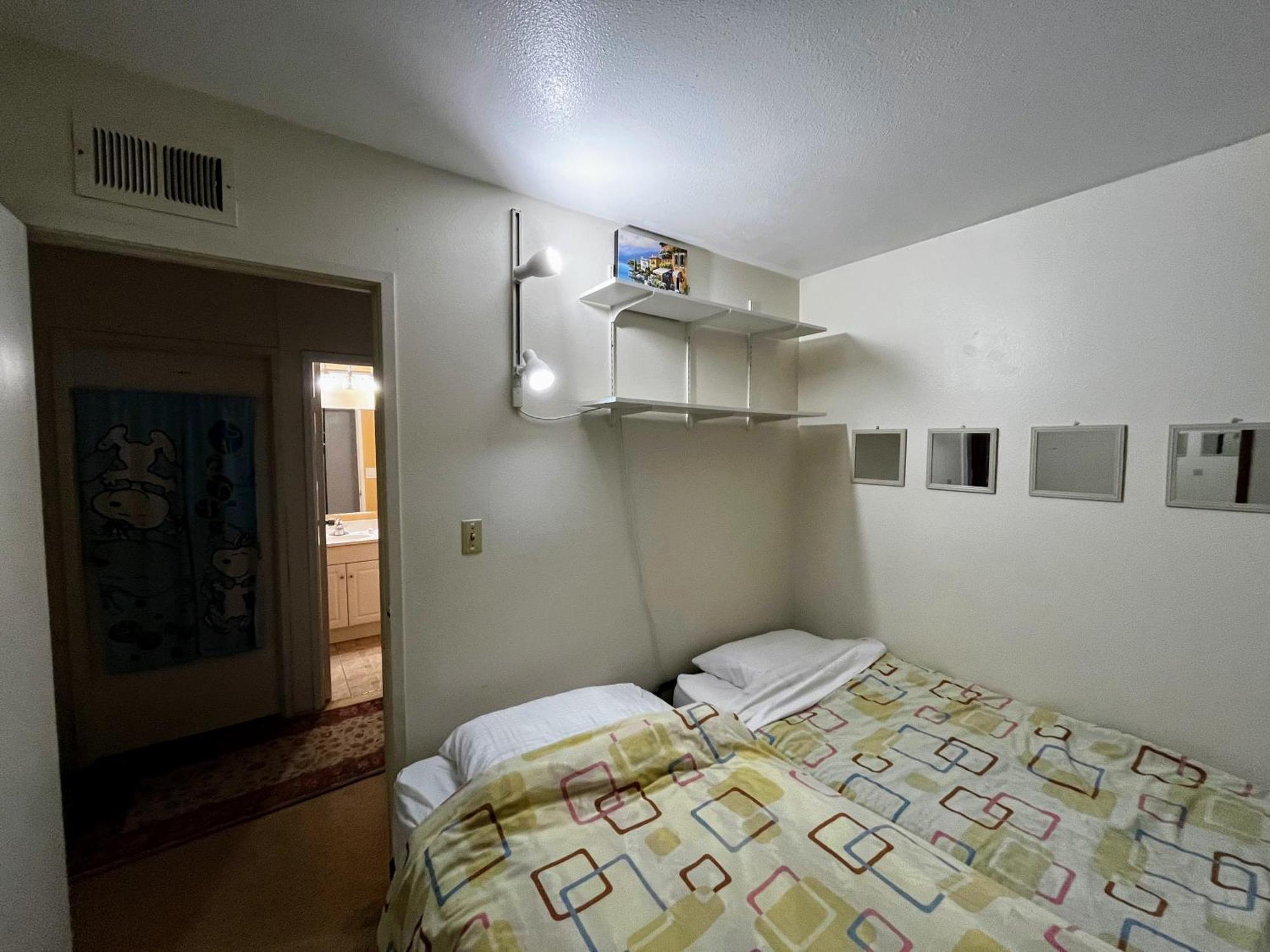 Séjour chez l'habitant Affordable Private With Pool Access And Free Parking Near Zoo And Beaches San Diego